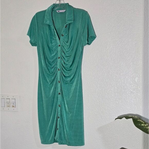 "So" Green Button-Up Dress, size L/XL, with a lining slip. - Picture 1 of 12